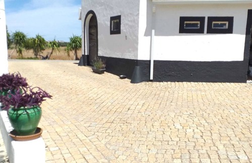 Avis Villa | Villa "Herdade Fonte Ferreira - Azeite" with Lake View, Pool, A/C, Wi-Fi & Balcony