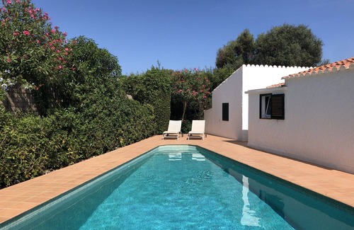 Binibeca House | Villa Hibiscus - sea view, private pool, close to beach & restaurants, AC & wifi