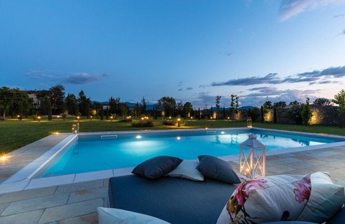 Lucca Villa | VILLA HUGO, Understated Luxury 5 Bedrooms Villa with Pool and a Welcoming Ambience