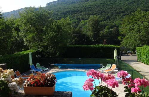Saint-Antonin Noble Val Villa | Villa in hedged gardens with views. 0.5 kms easy walk bakery, bars, restaurants