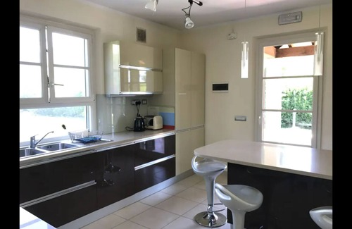 Pietrasanta Villa | Villa Iana - villa with garden located between Pietrasanta & Versilia beaches