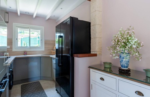 Callian House | Villa in Cannes with Heated Pool & Boat Trips