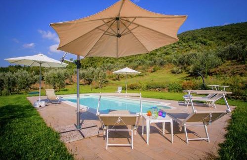 San Pietro a Cegliolo Villa | Villa in Cortona with Pool and Val di Chiana View