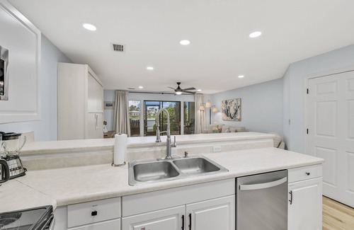 Miramar Beach Villa | Villa in Destin, FL- walking distance to the beach!
