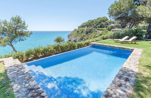 Tamarit Villa | Villa in front of the Sea in Tamarit - Tarragona · VILLA DALI