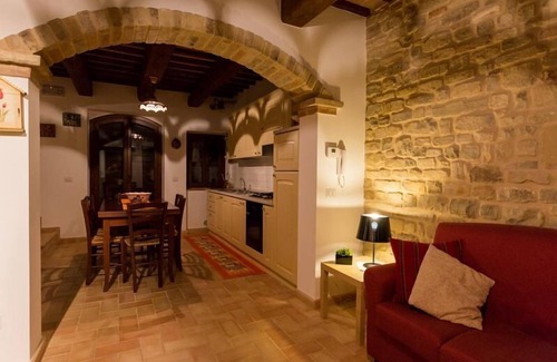 Montelparo House | Villa in Le Marche with stunning views