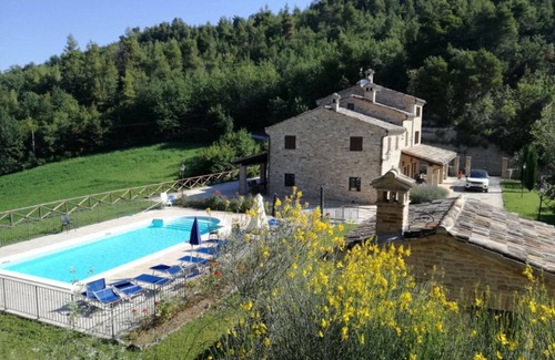 Montelparo House | Villa in Le Marche with stunning views