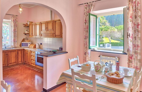 Levanto Villa | Villa in Levanto with 7 bedrooms sleeps 14