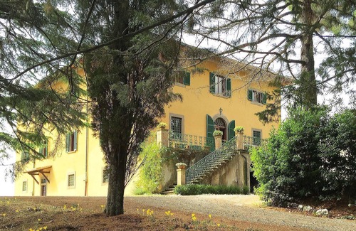 Pomarance Villa | Villa in Montegemoli with 7 bedrooms sleeps 13
