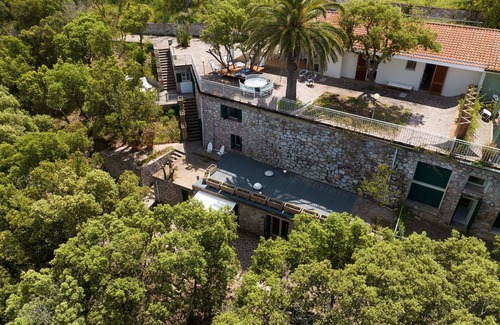 Capoliveri Villa | Villa in Naregno with 9 bedrooms sleeps 9