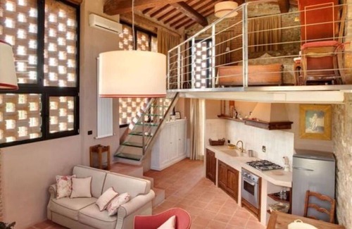 San Casciano in Val di Pesa Villa | Villa in Paolini with 6 bedrooms sleeps 15