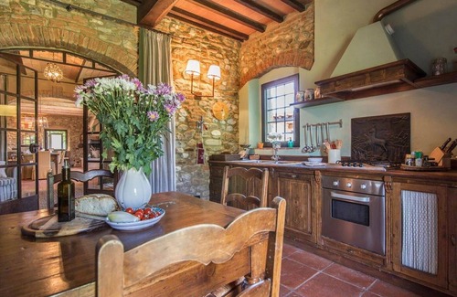 San Casciano in Val di Pesa Villa | Villa in Paolini with 6 bedrooms sleeps 15