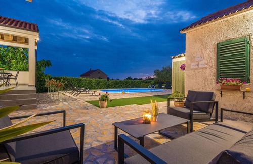 Policnik House | Villa in Policnik with Private Pool