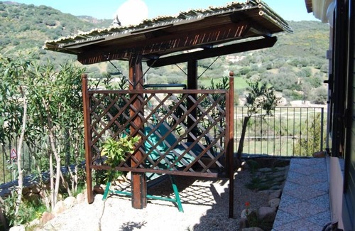 Franculacciu House | Villa in residence with garden and private parking space communal pool.