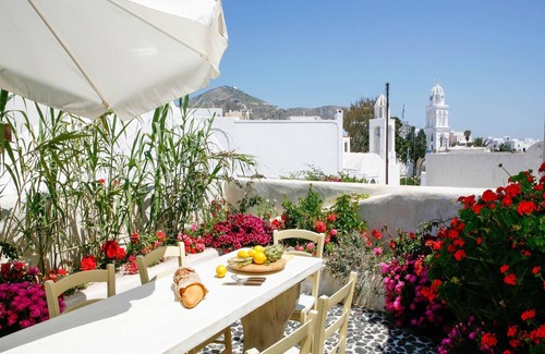 Megalochori Villa | Villa in Santorini with Stunning Outdoor Kitchen