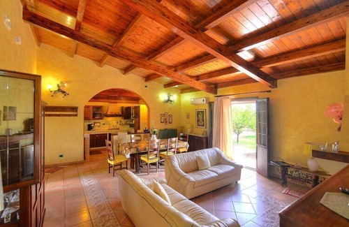 Solarino House | Villa in Sicily with Private Pool & Garden