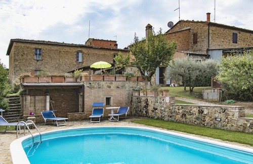 Sinalunga Villa | Villa in Sinalunga with 3 bedrooms sleeps 5