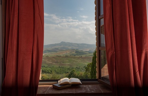Sarteano Villa | Villa in Val D'orcia with panoramic whirlpool tub