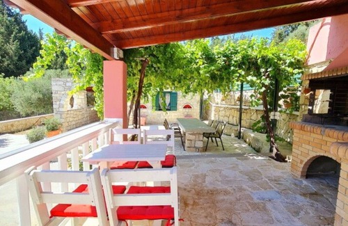 Gavalochori Villa | Villa in Vámos with 3 bedrooms sleeps 6