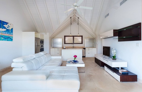 South Hill Villa | Villa Indigo by Fantasia Villas