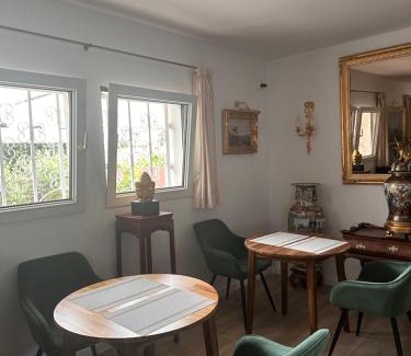Pineda de Mar Bed & Breakfast | Villa IRI Habitación N3 con un baño compartido y balcón