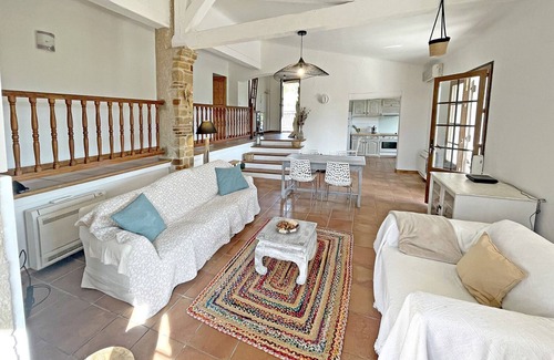 Sillans-la Cascade House | Villa Isabella - Cosy Villa Avec Piscine Avec vue Pour 4 Pers