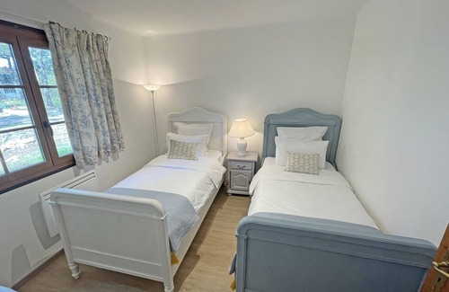 Sillans-la Cascade House | Villa Isabella - Cosy Villa Avec Piscine Avec vue Pour 4 Pers