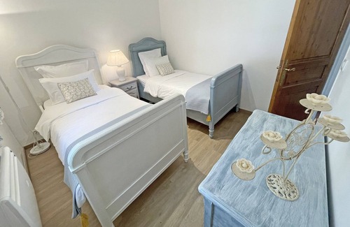 Sillans-la Cascade House | Villa Isabella - Cosy Villa Avec Piscine Avec vue Pour 4 Pers