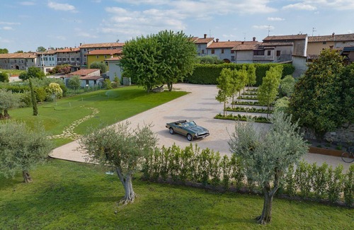 Calvagese della Riviera Villa | Villa in Calvagese Della Riviera with 3 bedrooms sleeps 10