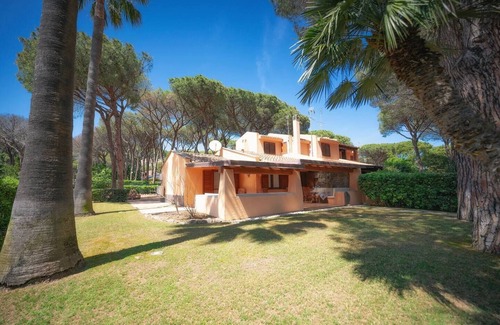 Santa Margherita di Pula Villa | Villa with large garden a few steps from the beach