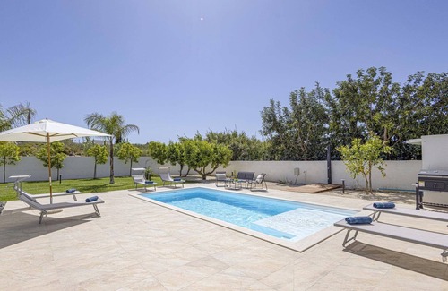 Santa Maria del Focallo Villa | Villa Andromeda by Villa Plus