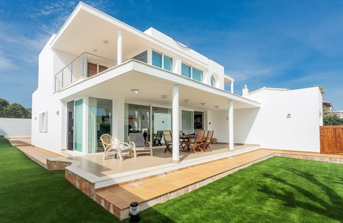 Ses Salines Villa | Villa 'Jamaica ' with Private Pool, Wi-Fi and Air Conditioning