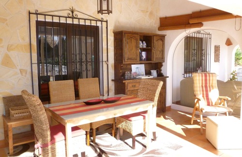 La Empedrola House | Villa Jeanettenvilla with private swimmingpool, airconditioning, WiFi