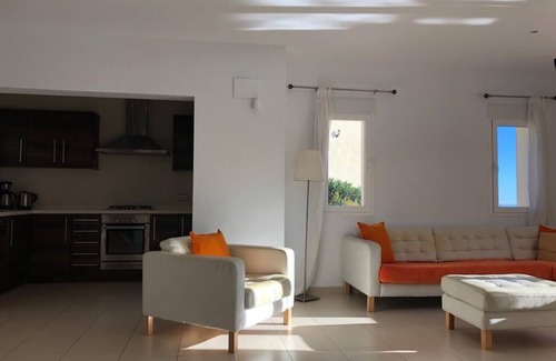 Cumbre del Sol Villa | Villa Joanna - 4 bed - sleeps 8 - sea views - BOOK NOW!