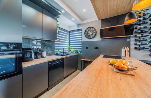 Varazdin House | Villa Joy With Pool and Hot Tub, Sračinec, Croatia