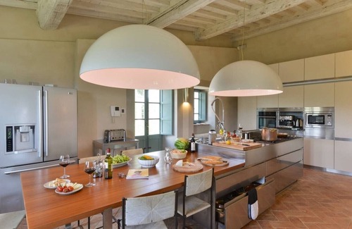 Il Poggio Villa | Villa La Vigna - Stunning farmhouse with heated private pool