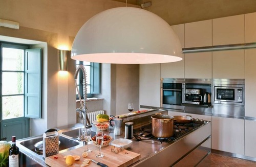 Il Poggio Villa | Villa La Vigna - Stunning farmhouse with heated private pool
