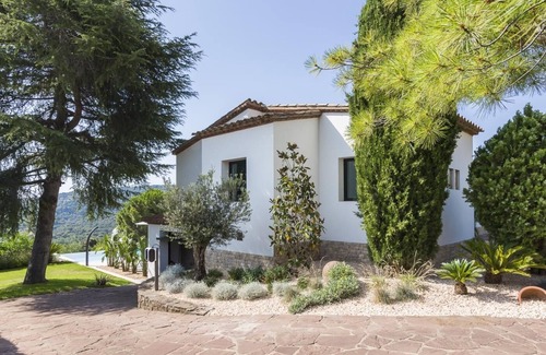 Calonge Villa | Villa la Dolça with infinity pool, free WIFI, Air Conditioning and seaview.