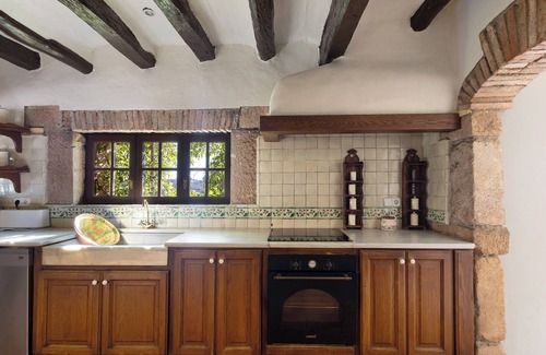 El Bruc Villa | Villa 'La Masia' with Mountain View, Private Pool and Wi-Fi
