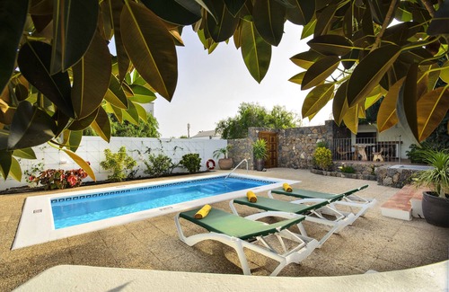 Los Mojones Villa | VILLA LA RETREAT. A unique place you will remember