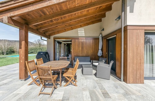 Les Preses Villa | Villa 'La Solfa' with Mountain Views, Wi-Fi and Air Conditioning