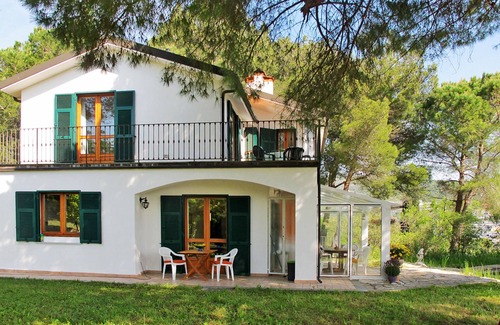 Torrazza House | Villa La Vigna (TAZ175) by Interhome