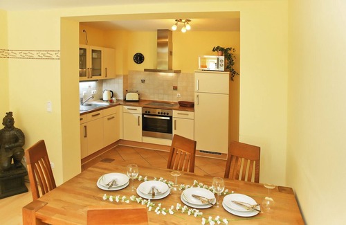 Ostseebad Kuhlungsborn Apartment | Villa Laura Cottage apartment 102: spacious 3-room apartment close to the beach