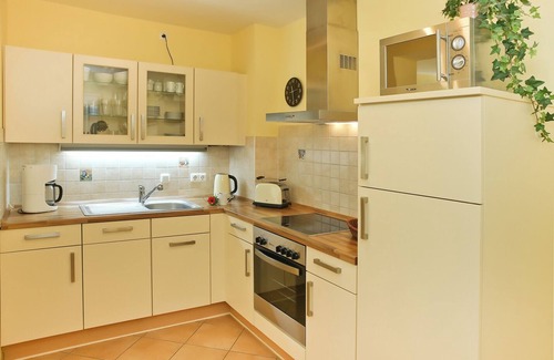 Ostseebad Kuhlungsborn Apartment | Villa Laura Cottage apartment 102: spacious 3-room apartment close to the beach