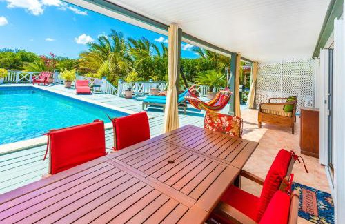 Jolly Harbour Villa | Villa Lazy Daze