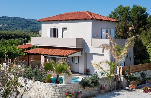 Nopigia Villa | Villa Liakada: Directly At The Sea with private pool