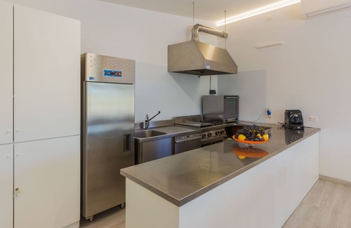 Morro d'Alba Villa | Villa Lorena with pool, surrounded by a park of olive trees, just 15 km from the beach of Senigallia