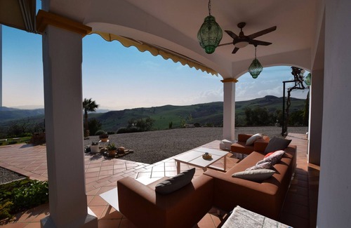 Antequera Villa | Villa Los Chaparros, luxury, tranquillity and culture in the heart of Andalusia