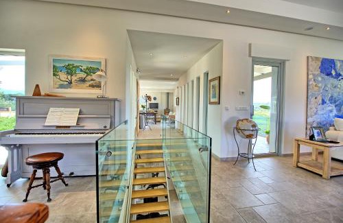 Platanias Town Villa | Villa Lucy by PosarelliVillas