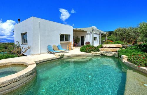 Platanias Town Villa | Villa Lucy by PosarelliVillas